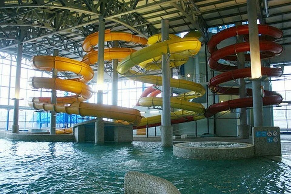 Почему закрыли аквапарк. Вотервиль аквапарк урбан3п. Почему закрыли аквапарк. Заброшенный аквапарк вотервиль. Заброшенный аквапарк вотервиль.