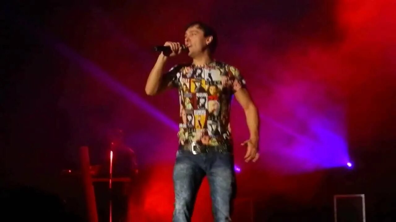 Юра шатунов запиши мой голос на кассету. Юра шатунов голос. шатунов на голосе. юрий шатунов голос на кассету. юрий шатунов запиши мой голос на кассету.