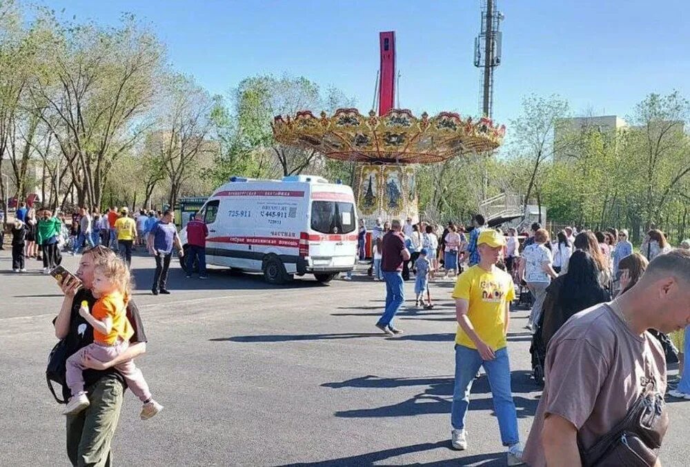 Карусель рухнула в Оренбурге: погиб ребенок https://tengrinews.kz/russia/karusel
