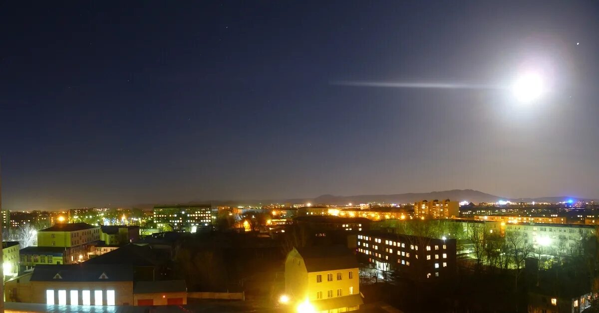 Красивые улицы усть-каменогорска. Ночной вид усть-каменогорска. Усть-каменогорск гора казахстан вид с горы ночь шампанское. Ночной усть каменогорск. Ночной усть каменогорск.