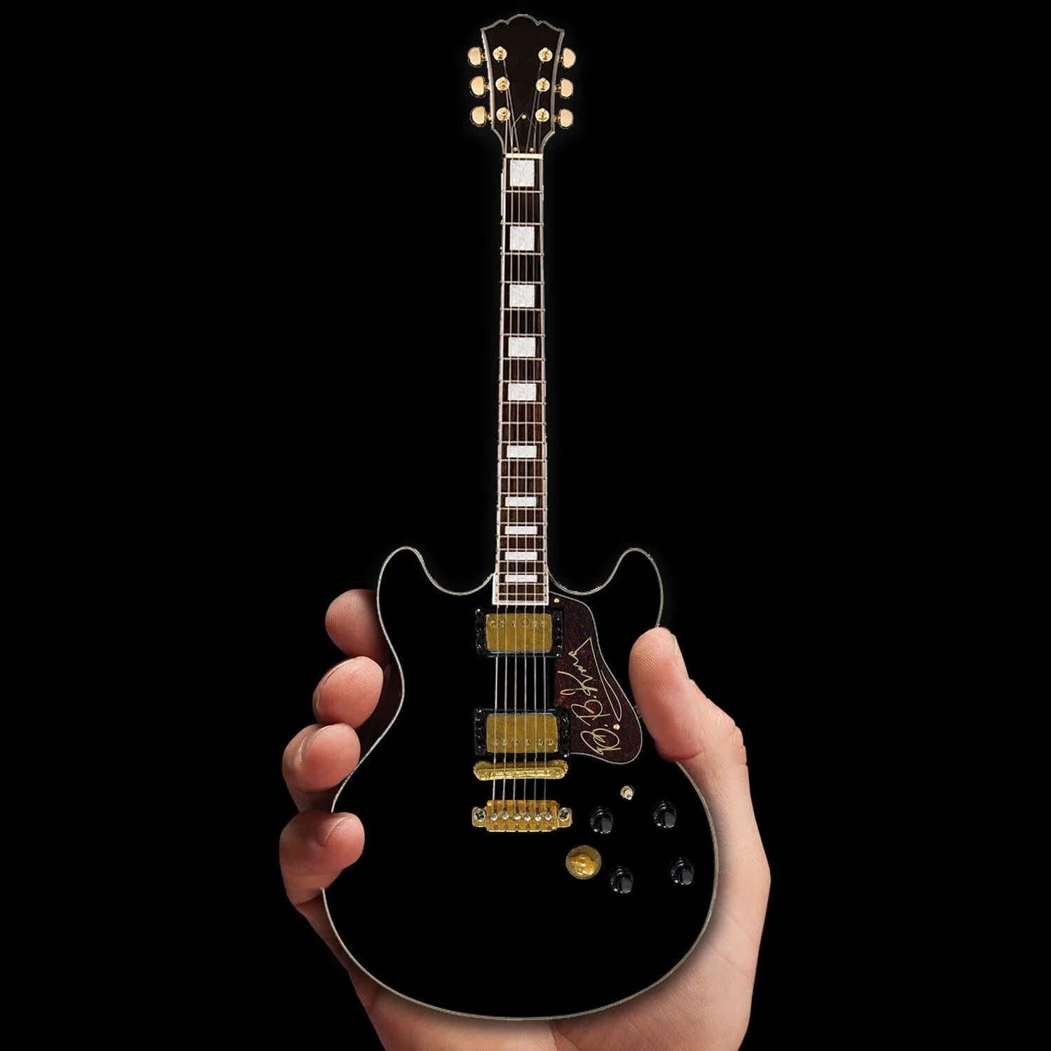 Гитара вв. B.b. king lucille реплика гитары. гитара b b king. реплика люсиль гитара. bb на гитаре.