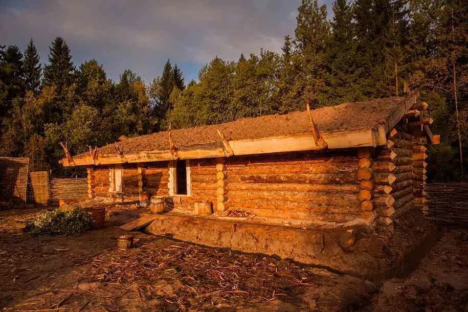 Сруб для бани 2 2. Владимирские срубы домов. Владимирские срубы домов. Сибирский дом. Охотничий комплекс.