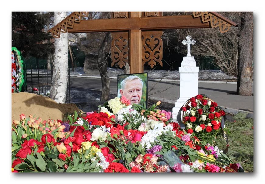 где похоронили валентину. троекуровское кладбище валентина легкоступова. похороны валентины гагариной. могила валентины гагариной. где похоронили валентину.