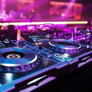 Club 2 музыка