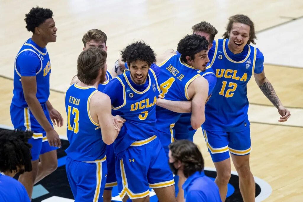 Ucla. Традиции ucla. ucla 19. ucla шорьв. ucla сине желтая.