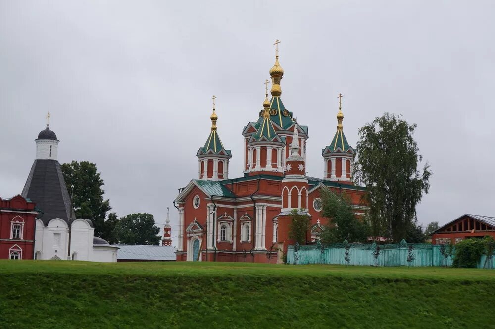 Успенский брусенский монастырь. Брусенский монастырь Коломна. Успенский Брусенский женский монастырь Коломна.