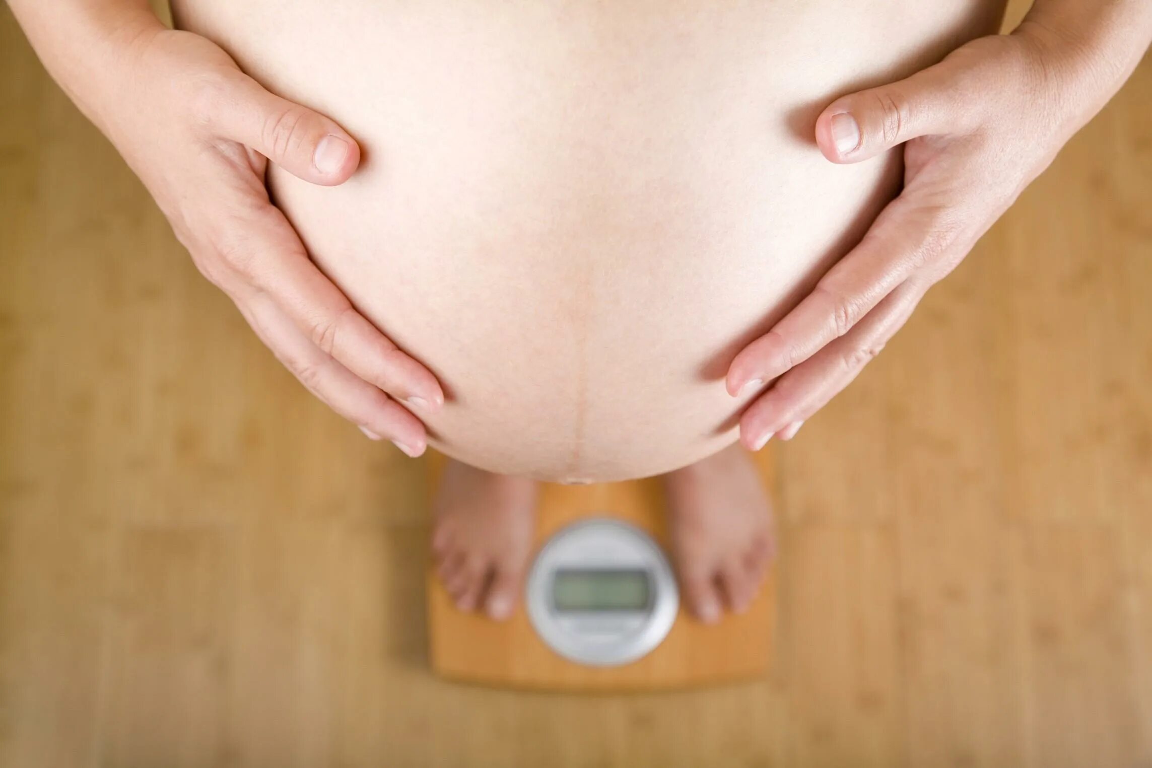 Отекаю после беременности. Ожирение у беременных. Ожирение и беременность. Беременность и лишний вес.