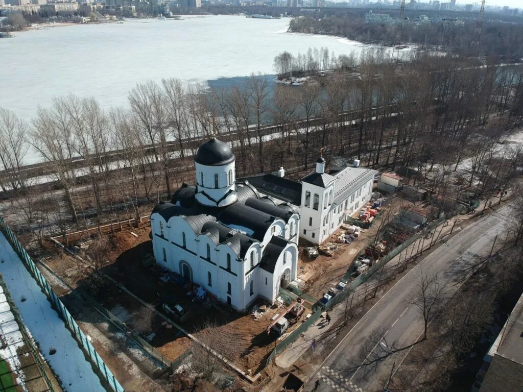 храм на лодочной в тушино. храм на ул лодочной в москве. храм святителя николая на лодочной. церковь николая чудотворца в тушине. храм николая чудотворца на лодочной улице в москве.