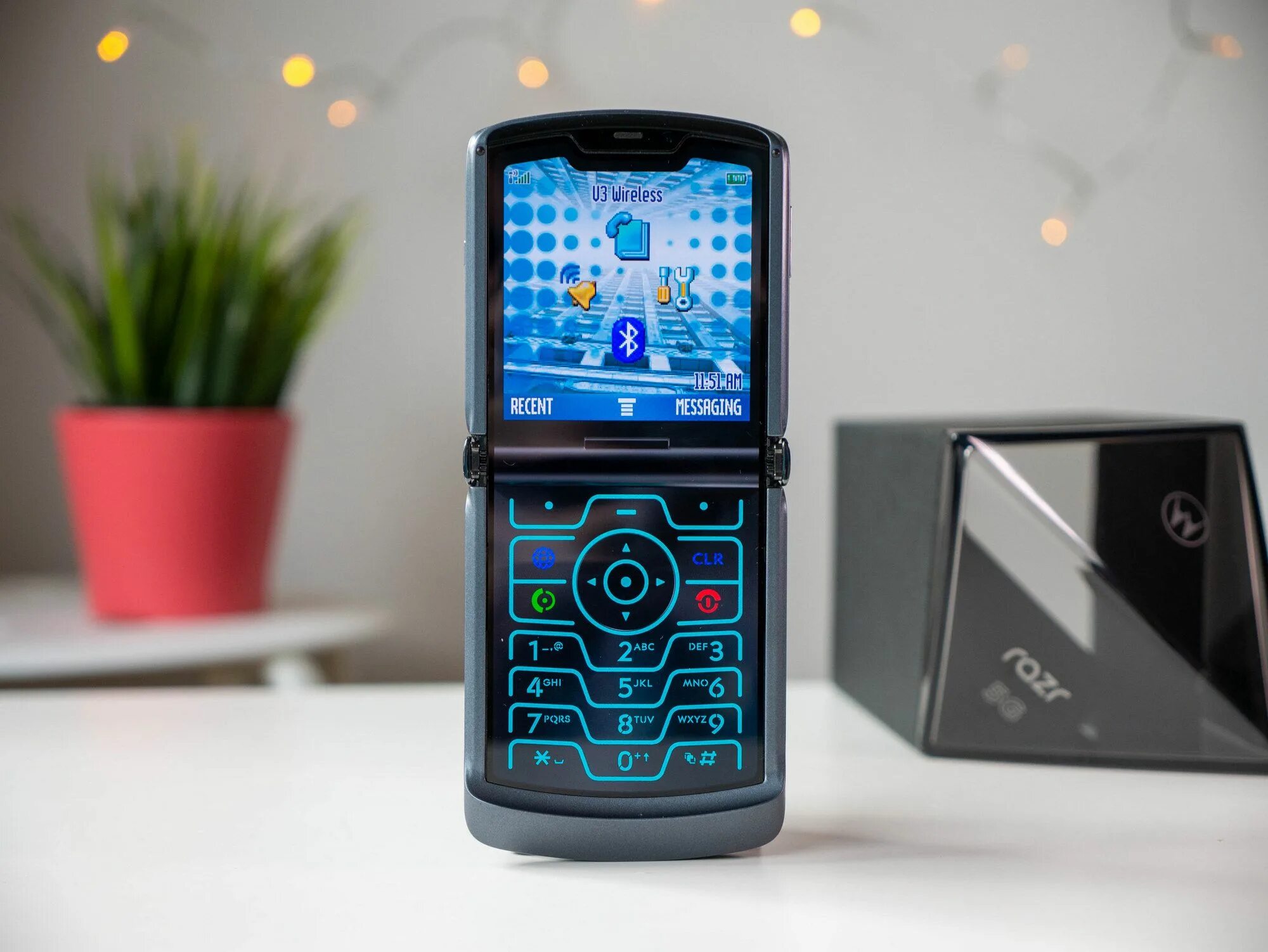 Motorola razr 50 обзор. Motorola razr 5g. motorola razr 5g 2025. motorola razr 5g 2025. моторола razr 5g 2025.