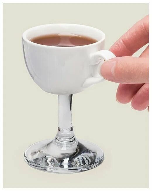 кофе в постель девушке. девушка с кофе в руках. круглый столик на высокой ножке. ножки для круглого журнального столика. чашка "кофейная" на ножке.