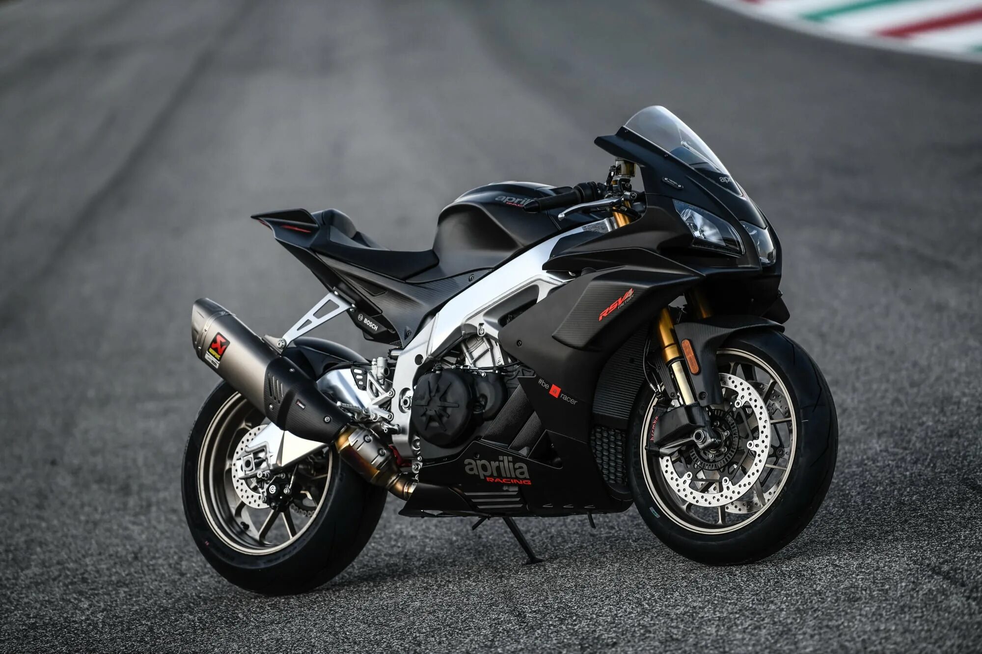 Nastavnik rsv. Aprilia rsv4. aprilia rsv4 1100. aprilia rsv4 1100 factory. aprilia rsv4 2025.