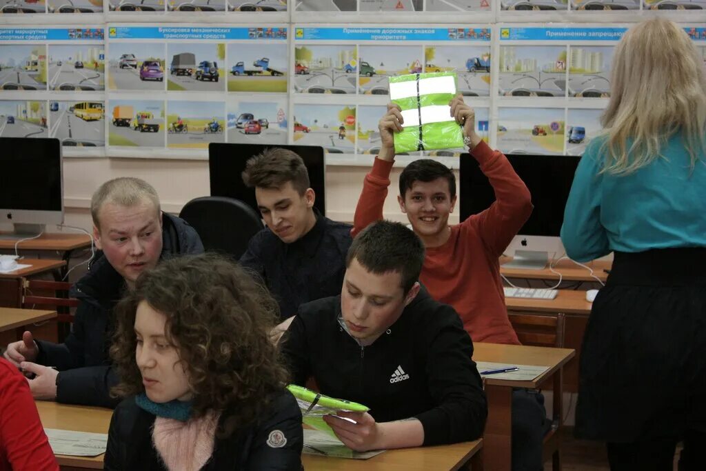 Исток обучение. Истоки автошкола кострома. автошкола 1 кострома. образовательный центр истоки кострома. центр истоки кострома.