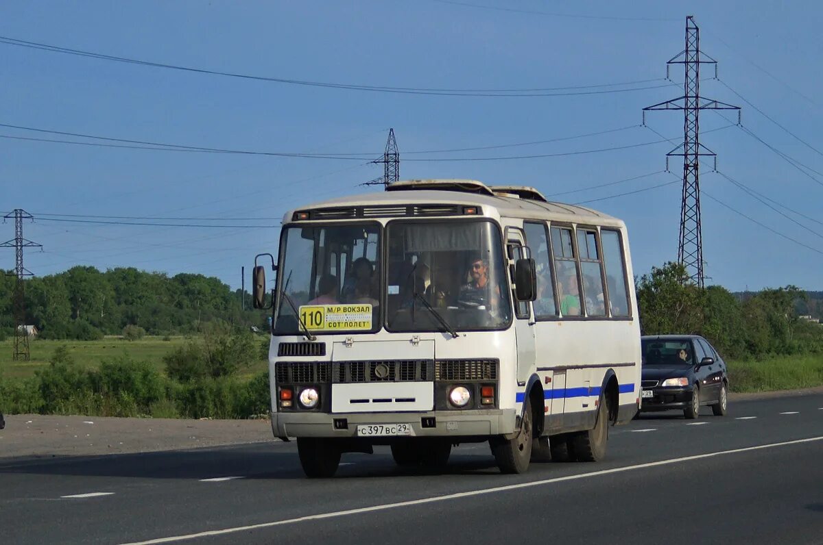 Маршрутки онега. Автобус Архангельск Холмогоры. ПАЗИКИ В Архангельске. Автобус Онега. Маршрут 110 автобуса Архангельск.