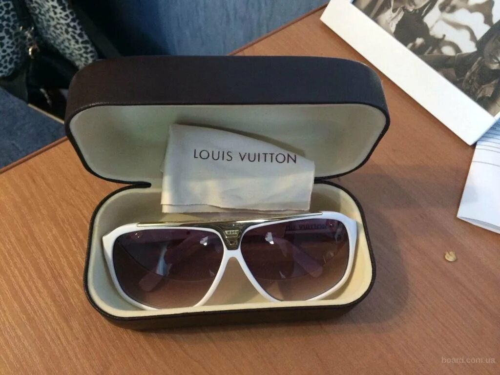 Очки «Louis Vuitton» 1745591. Очки Луи Виттон солнцезащитные. Очки Louis Vuitton z0907u. Очки Луи Виттон оригинал. Луи виттон очки мужские