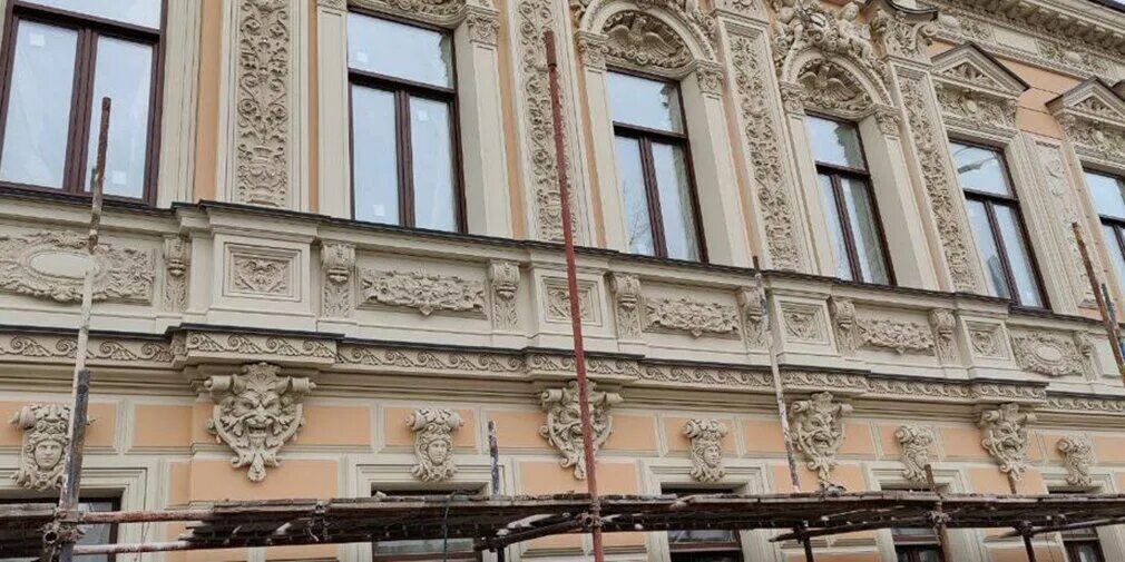 Фото отреставрированного фасада дома колокольникова
