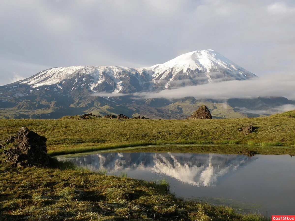 Камчатская 104. Горы Камчатки. Горный массив Камчатки. Природа России Камчатка. Камчатка в июле.