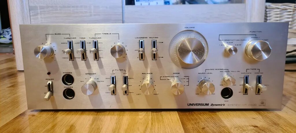 Стик universum. Universum Dynamic's System Hi-Fi 2500. Усилитель Universum 2500. Universum Dynamics 2500 стерео усилитель. Усилитель Universum Dynamics System 2500.