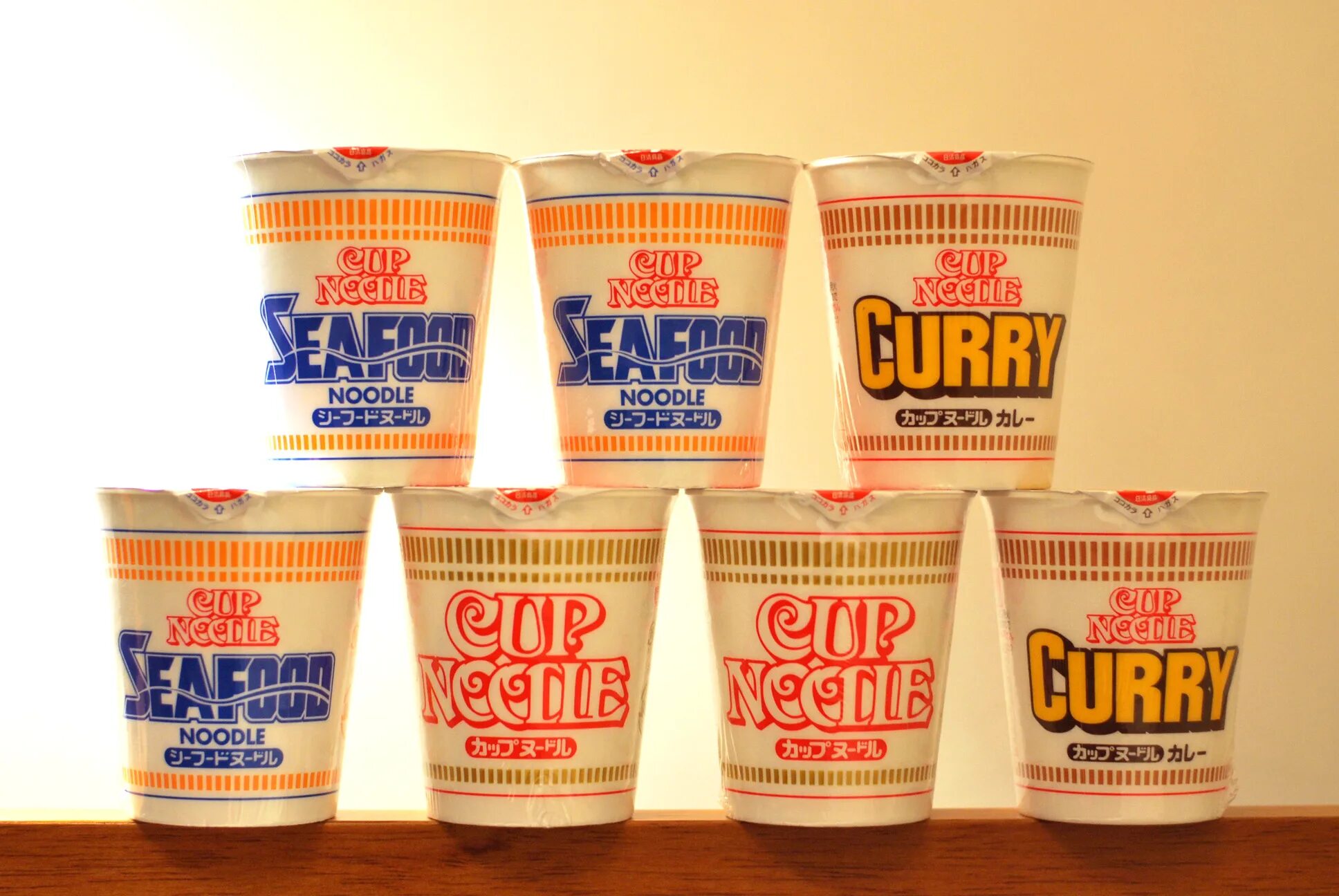 Cup лапша. Японская лапша Cup Noodle. Лапша Nissin Cup. Лапша быстрого приготовления Cup Noodles. Лапша быстрого приготовления в пенопластовом стаканчике.