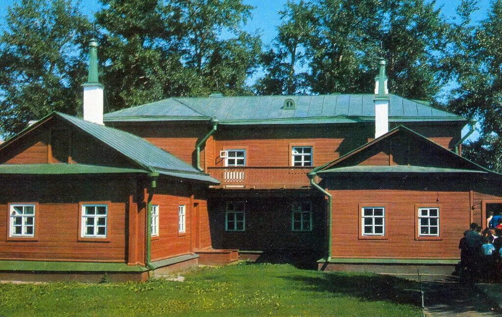 Город с домом ленина. Дом-музей ленина в ульяновске. ульяновск музей музей дом ленина. дом ленина в ульяновске. дом музей ленина на ленина ульяновск.
