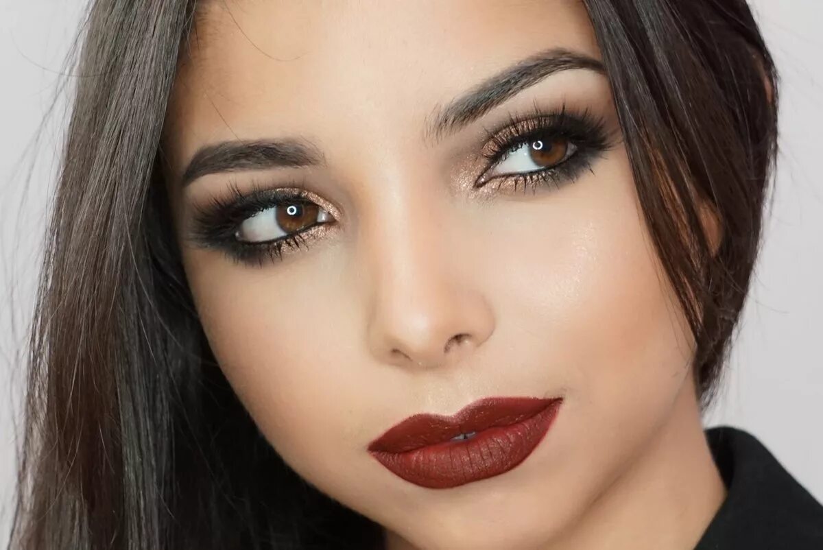 макияж для голубоглазых брюнеток. меган фокс лисьи глазки. брюнетка с голубыми глазами. брюнетка с голубыми глазами. смоки айс для карих глаз.