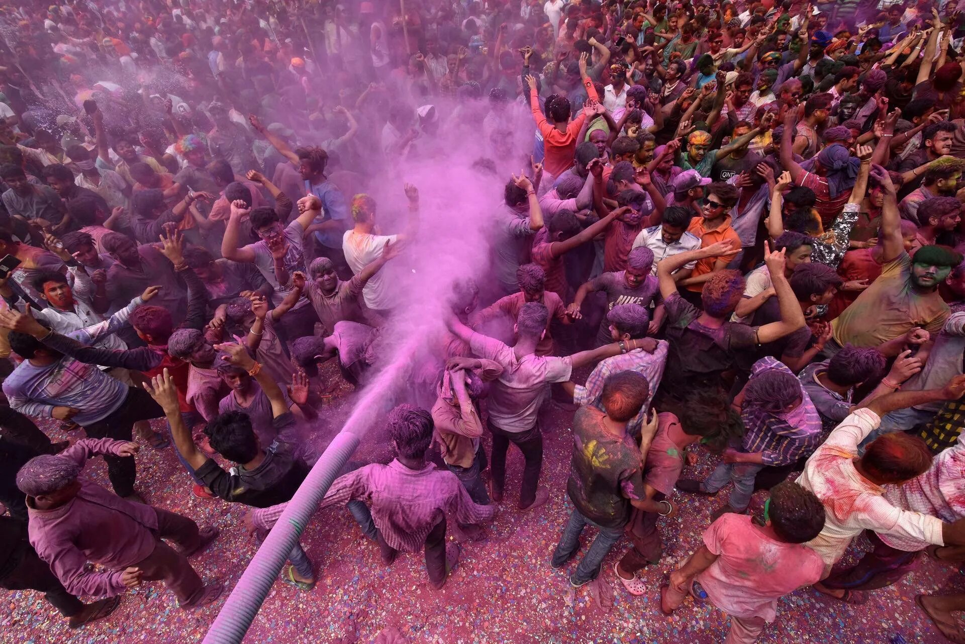 Индийский праздник Холи. Фестиваль Холи в Индии. Праздник красок Холи. Праздник весны Холи Holi Индия. Холе фестиваль красок