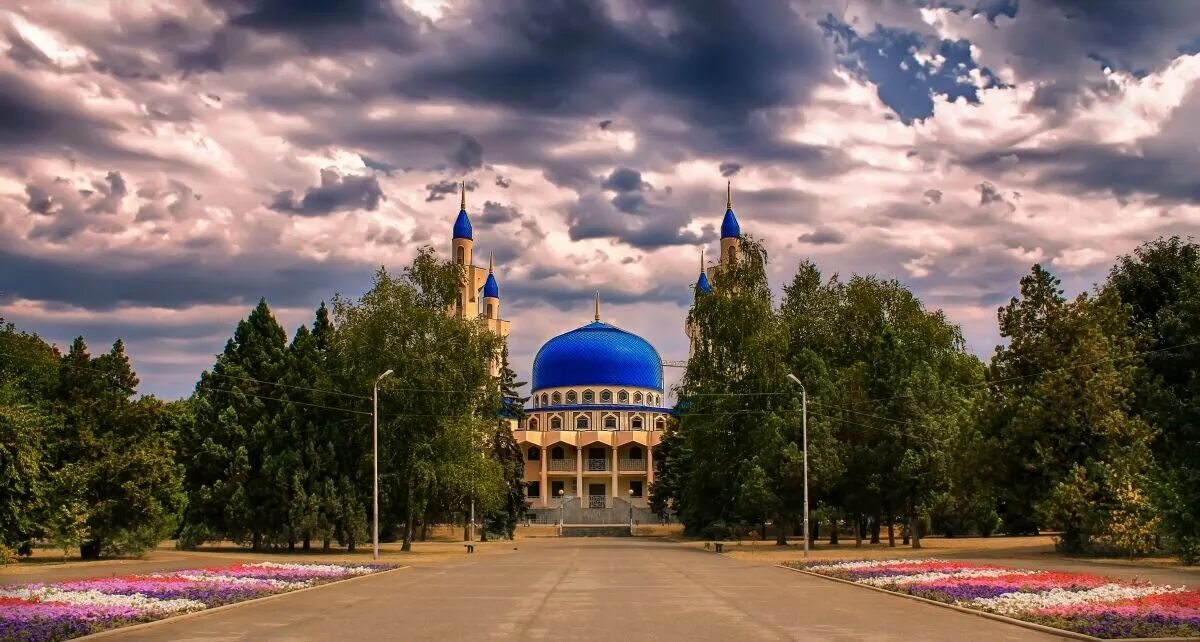 Поездка в майкоп. Соборная мечеть Майкопа. Россия, Республика Адыгея, Майкоп. Столица Адыгеи Майкоп. Республика Адыгея мечеть Майкоп.