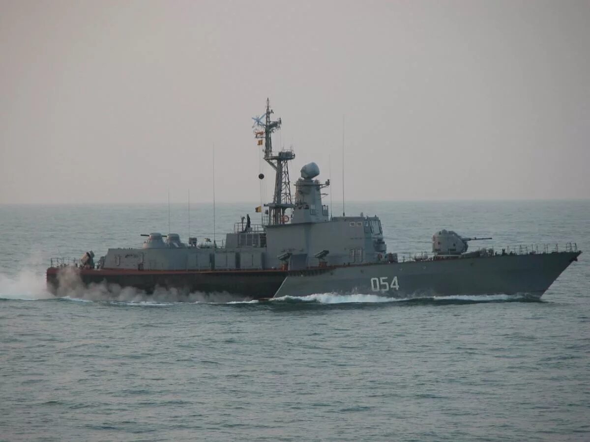 Базовый тральщик магомед гаджиев проекта 1265. Корабль ступеней. Конечная сборка сатурн -5 фото. Indian navy. Космическая ракета спутник.