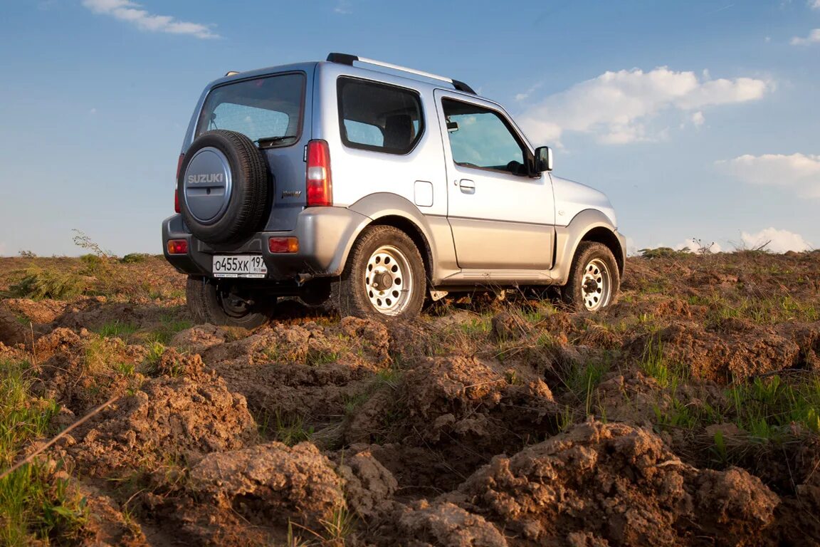 Купить сузуки джимни в спб. Suzuki Jimny 2012. Suzuki Jimny sx4. Suzuki 4x4. Suzuki 4x4 2012.