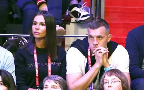 Дзюба футболист жена