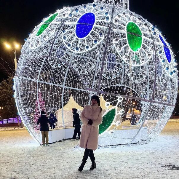 Фоторепортаж с открытия новогоднего парка на площади Ленина в Оренбурге Новости 