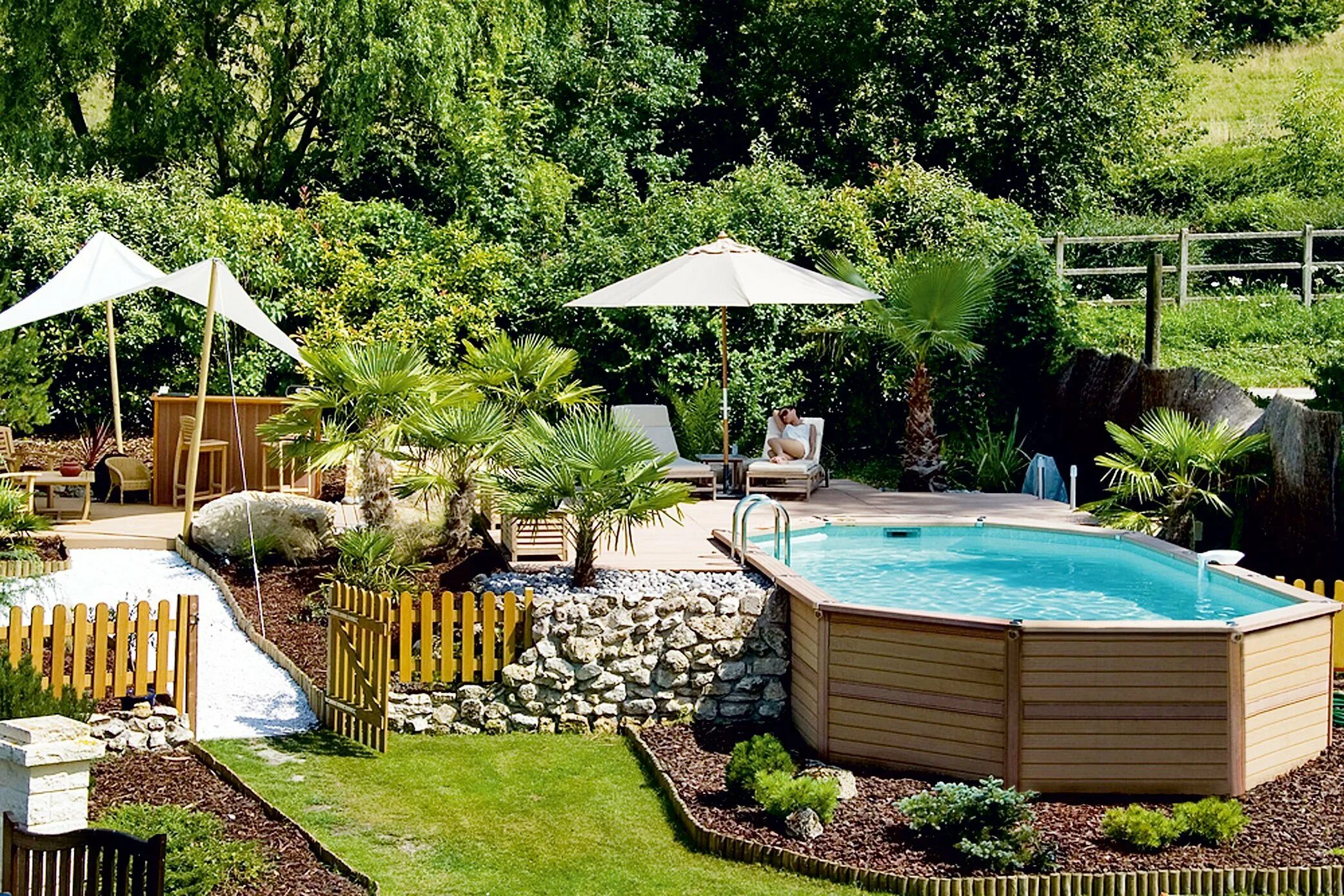 Бассейн прямоугольный насучастке. Где расположить бассейн. Бассейн на загородном участке. Беседка с террасой и бассейном. Ландшафт с каркасным бассейном.