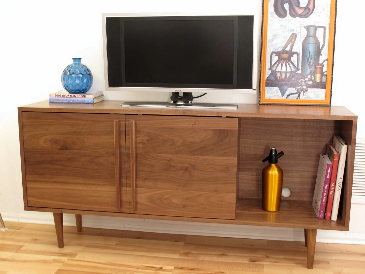 Тумба под тв в стиле индастриал лофт. Винтажная консоль в стиле мид сентери. Консоль под телевизор loft бутылочница. Тумба под телевизор в стиле лофт. Тумба под телевизор мид сенчури.