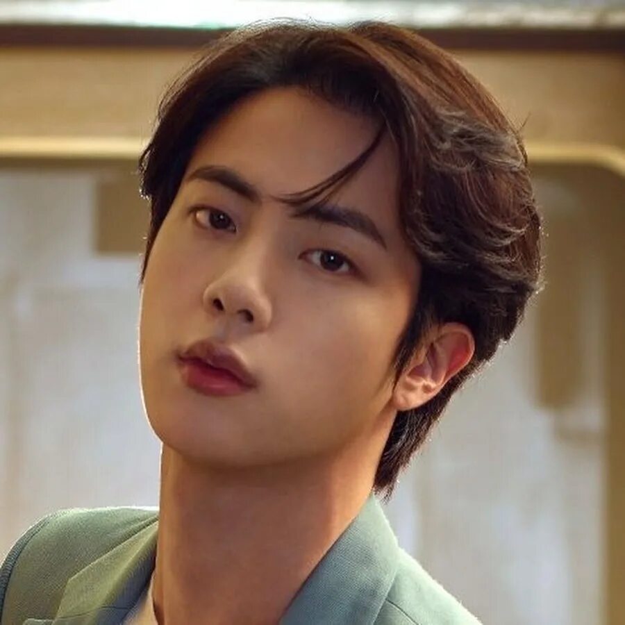 Джин bts 2022. Jin 2022. Джин бтс 2022. Jin bts 2021. Jin bts 2022.