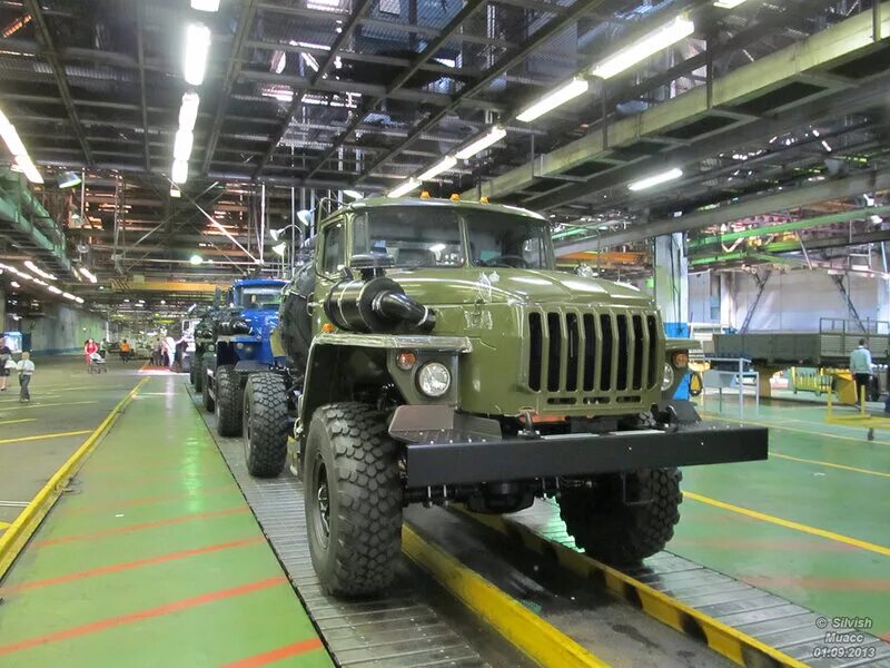 Уралаз уральский автомобильный завод. Уралаз уральский автомобильный завод. Уралаз уральский автомобильный завод. Завод урал миасс. Завод урал работает.
