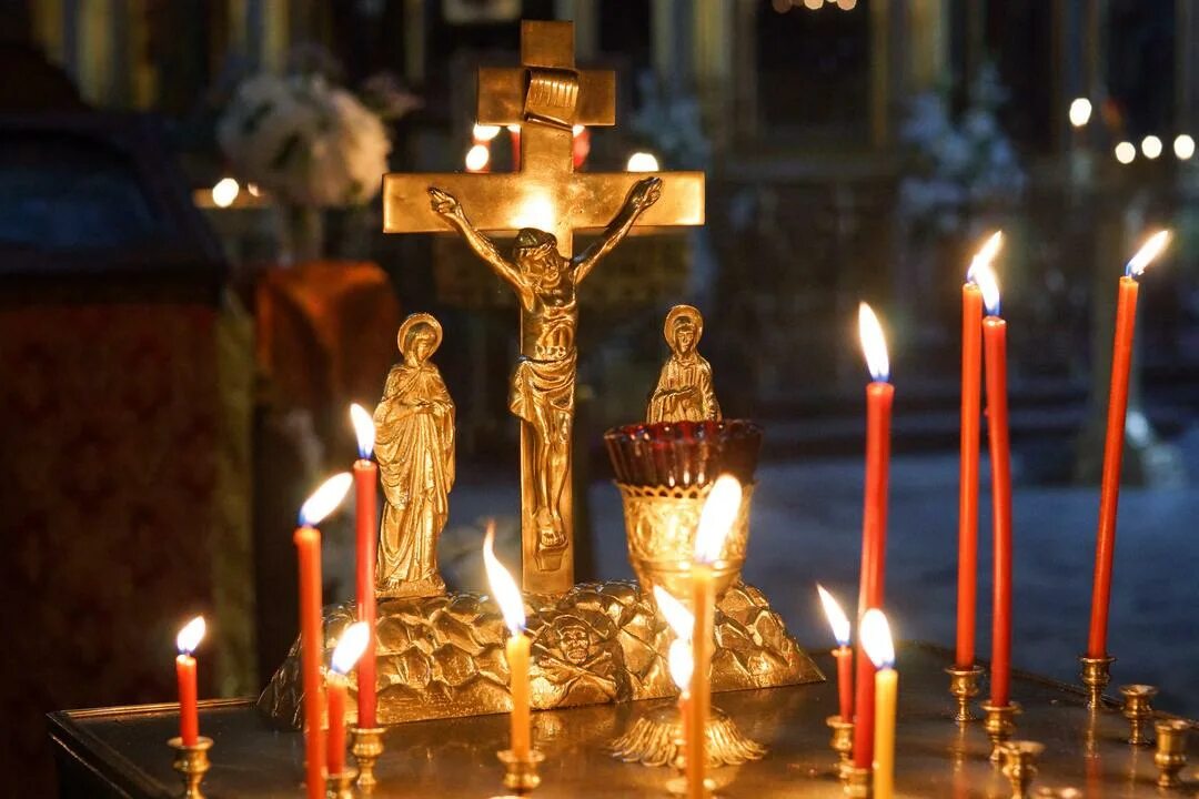 панихида в храме. архимандрит авель македонов. родительская суббота великого поста. фото алтаря заупокойного. панихиды и литии.