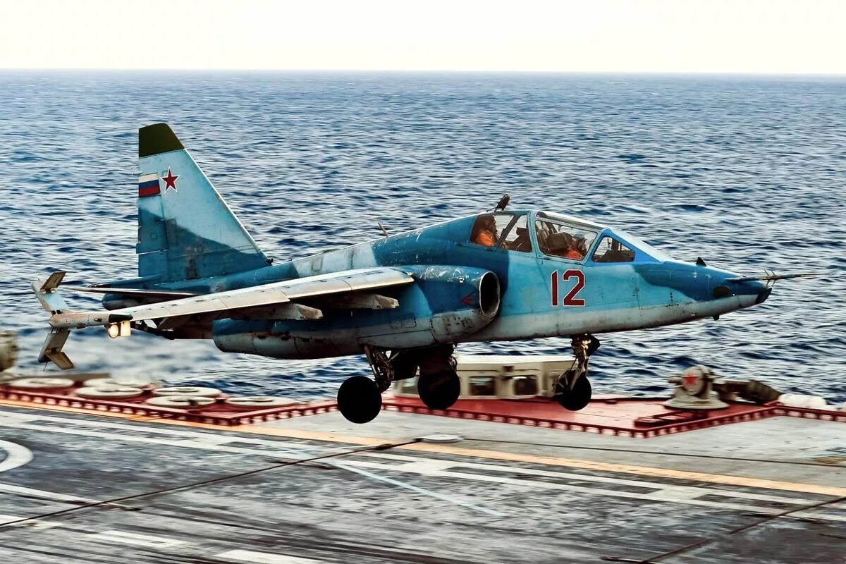 Су 25 Корабельный. Су-25утг. Су-25 палубный. Су-25 ВМФ СССР.