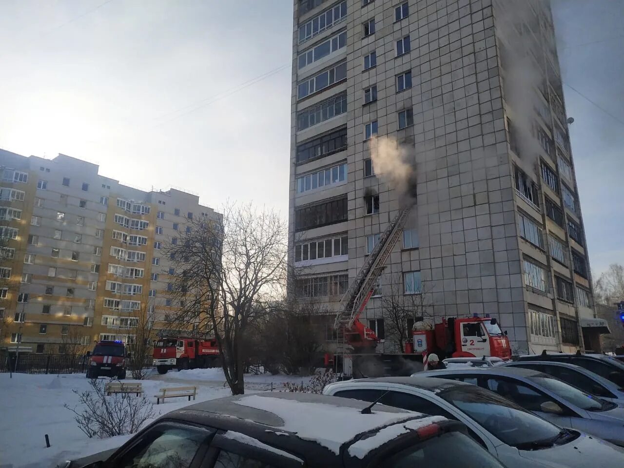 2021. Пожар сегодня. Пожар екатеринбург сейчас е1. Пожар екатеринбург сейчас. 2022.