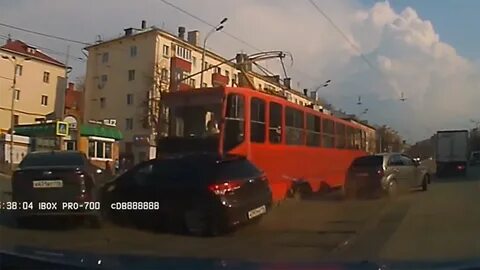 Трамвай в нижнем отказали тормоза