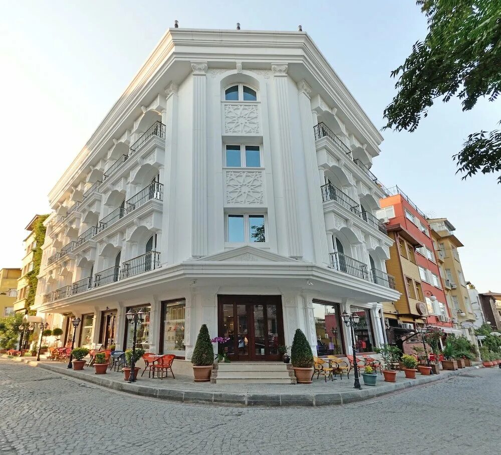 Сайт отелей стамбула. The Magnaura Palace. Гостиница Турция Стамбул. Стамбул гостиница Palace. Отель Istanbul Турция.