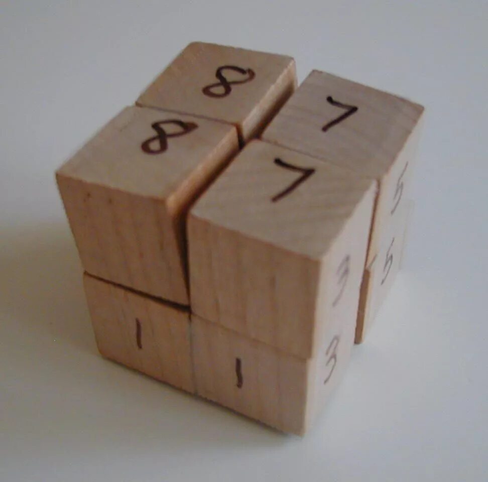 Кубики самоделки. Деревянные кубики самодельные. Кубик деревянный с шкатулкой. Раскладной кубик из дерева. Самодельный куб