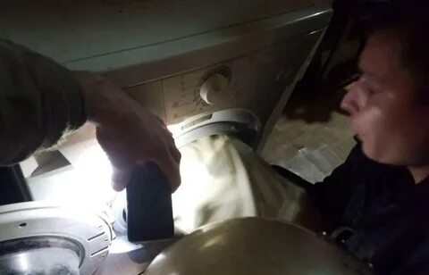 Помог сестре застрявшей в стиральной машине