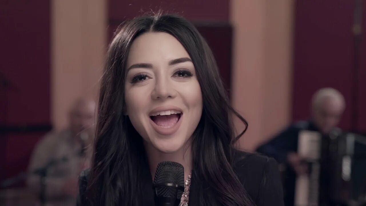 Роза филберг 2022. Виктория и дмитрий ким. Алиса найди мне пение перепела. Максим моисеев папа. Видеоролик про папу.