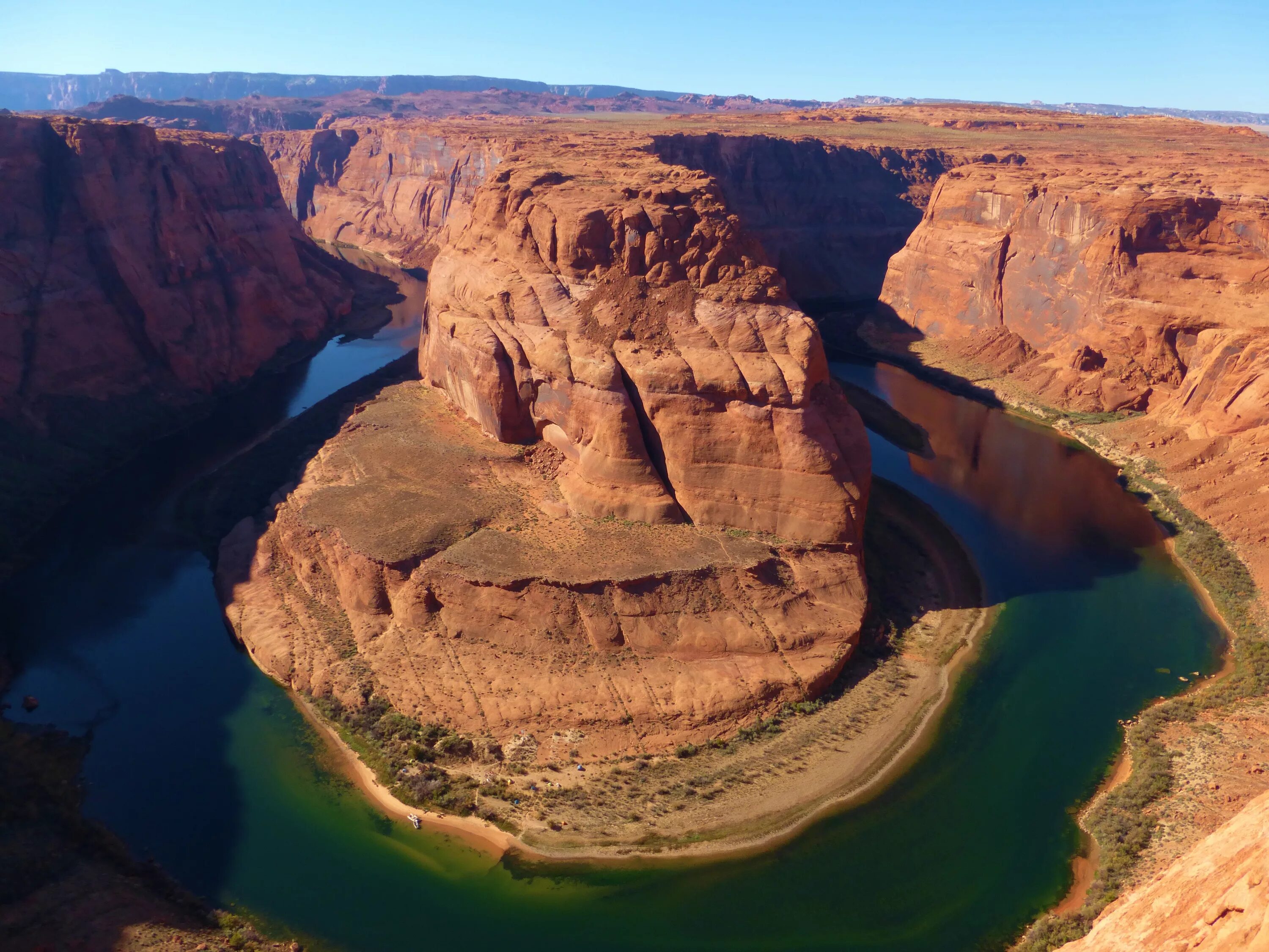 Природные объекты расположены на территории сша. Гранд каньон в США. Красная река Колорадо. Гранд каньон Аризона. Бискейн изгиб реки Колорадо.