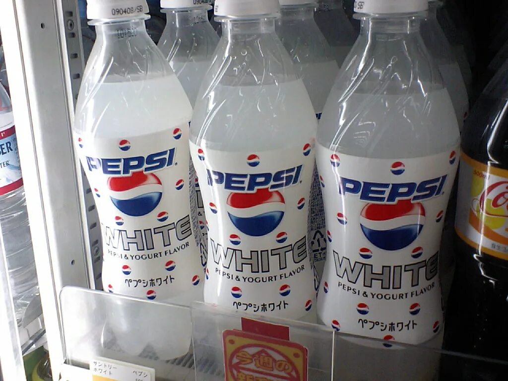 Белая пепси. Пепси. Пепси в белой бутылке. Pepsi вкусы. Йогурт с колой.