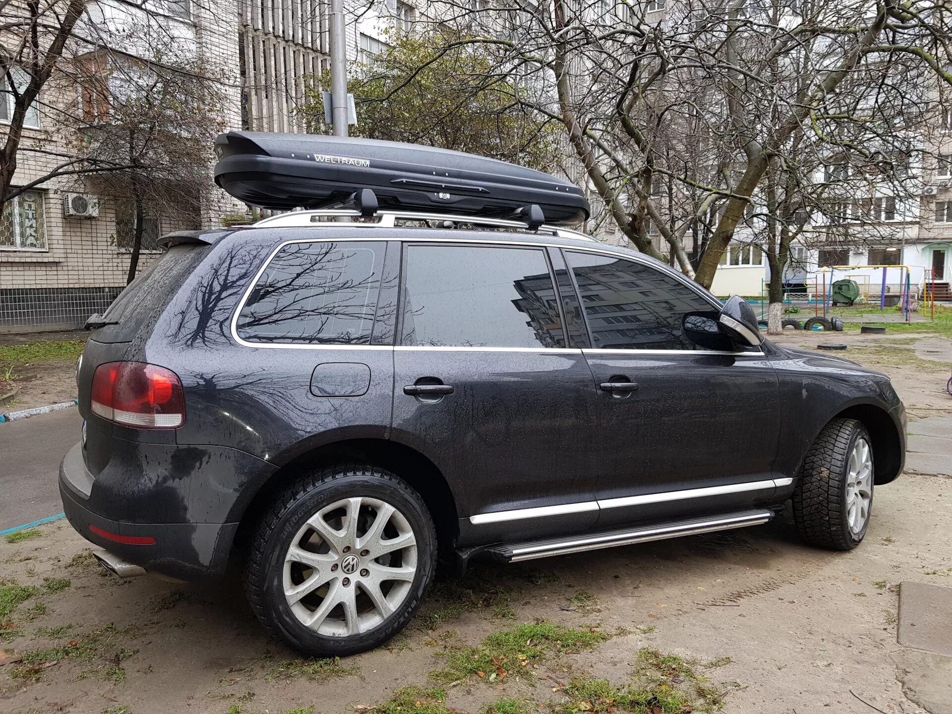 Багажник туарег nf. Багажник на туарег нф. Автобокс на туарег. Touareg 2g автобокс. Автобокс туарег nf.