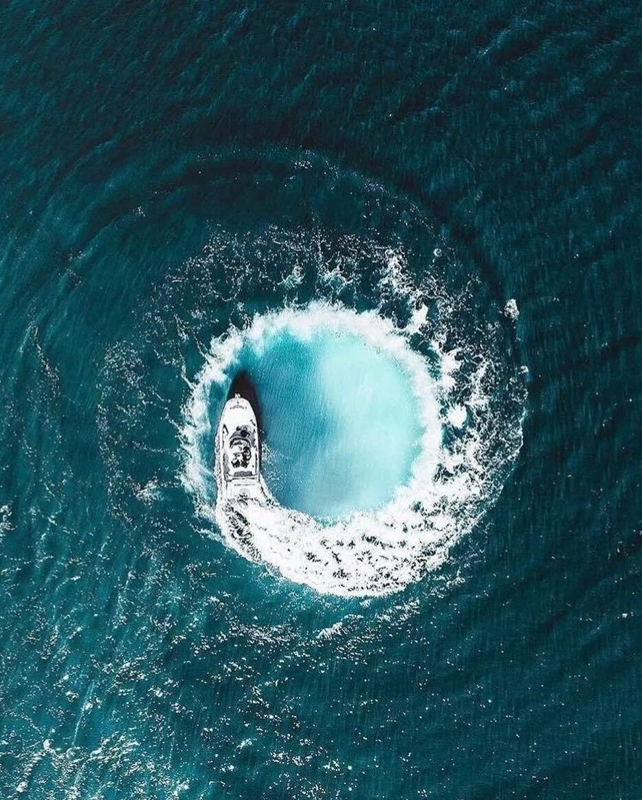 Глаза океан. Мальмстрем водоворот. Глубокие как океан глаза. Красивые глаза. Око океана.