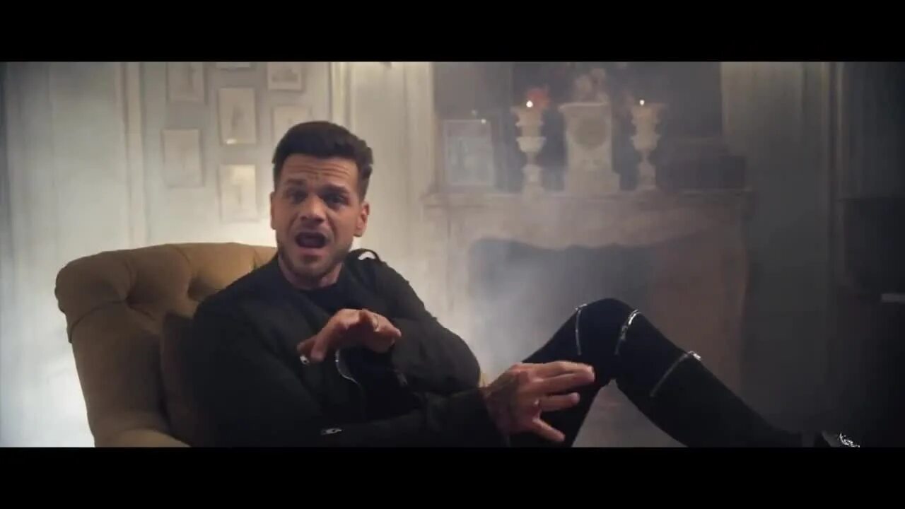 William клипы. William клипы. Robbie williams: live at the o2 робби уильямс. William клипы. Робби уильямс фил клип.