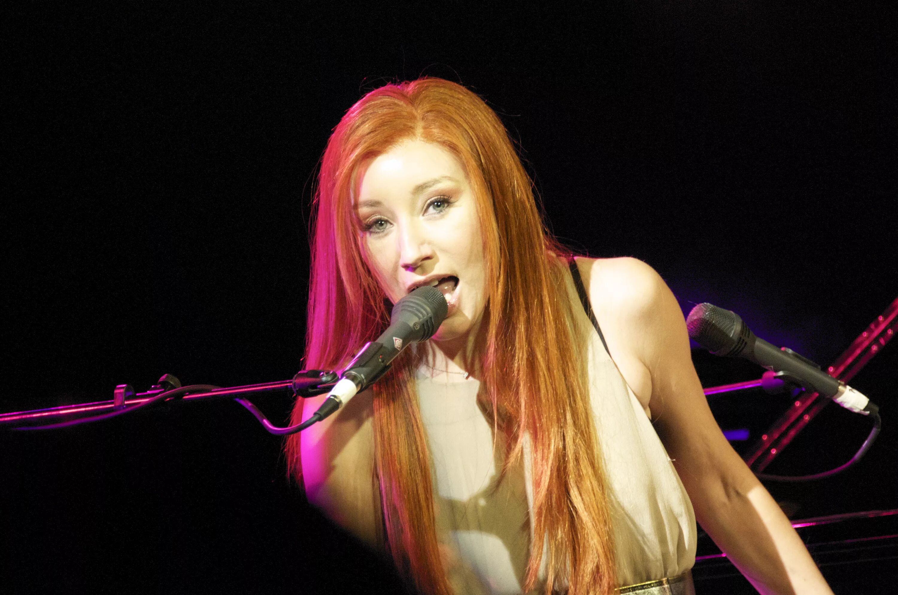 Tori amos в молодости. Тори амос эймос в молодости. Тори слушать. Тори эймос 2022. Тори эймос.