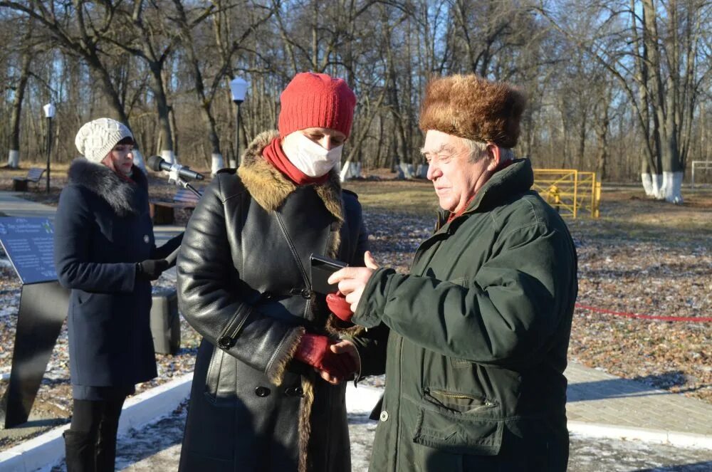 Сайт мценского районного суда. Парк усадьба Шеншиных Мценский район. Подмокринское поселение Мценского района. Фетовский сквер Мценск. Сквер Фета Мценск.