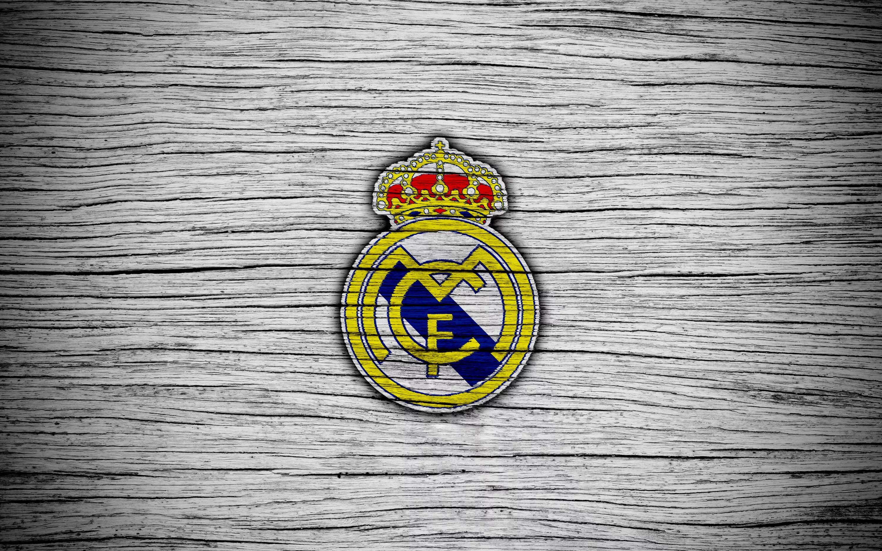 Real f c. Эмблема футбольный клуб real Madrid. Обои футбольные клубы Реал Мадрид. Реал Мадрид эмблема 4 k. Лого Реал Мадрид ФУТБОЛИ.